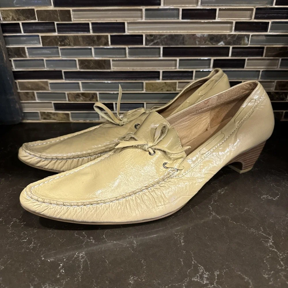 Helene Dougles Beige Heeled Loafers Women's Narrow 11 EU 41 Heels Slip Ons Pumps